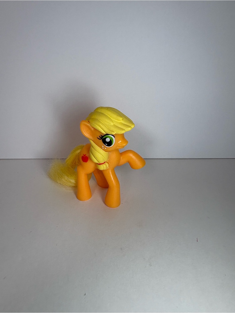 2011 My Little Pony G4 Applejack McDonald’s Happy Meal Toy 2” Brushable Tail